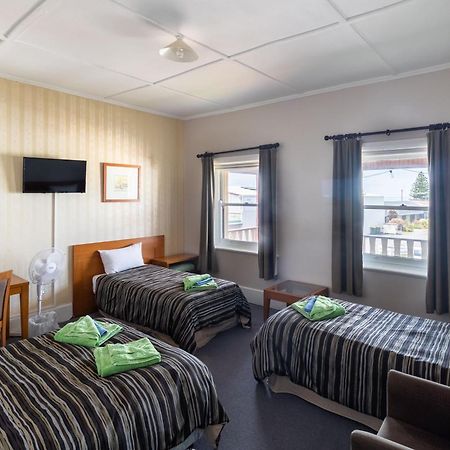 The Victoria Hotel Port MacDonnell Exteriör bild