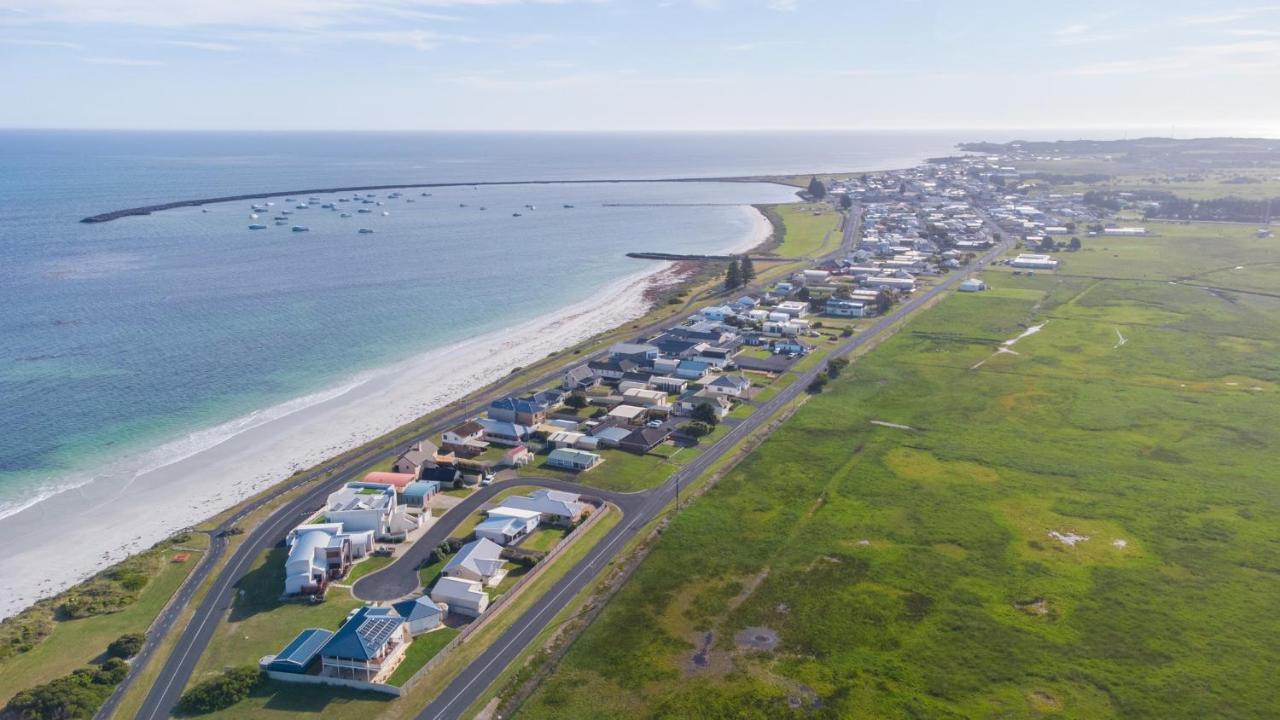 The Victoria Hotel Port MacDonnell Exteriör bild